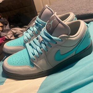Retro Jordan One Low in Aqua and Gray, size 7.5 women’s /6 men’s NEW